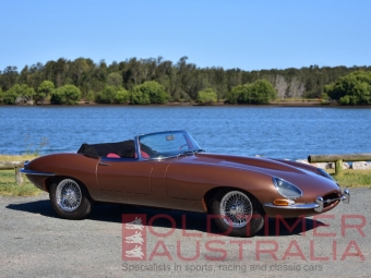 001_1961_Jaguar_E-Type_Series1_FlatFloorRoadster