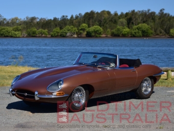 015_1961_Jaguar_E-Type_Series1_FlatFloorRoadster