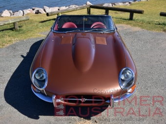 019_1961_Jaguar_E-Type_Series1_FlatFloorRoadster