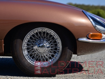 027_1961_Jaguar_E-Type_Series1_FlatFloorRoadster
